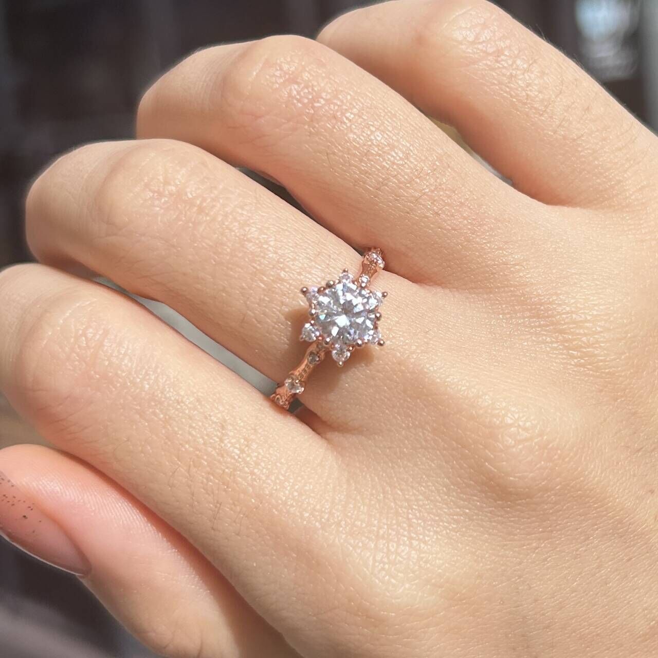 Round Cut Snowflake Design Engagement Ring