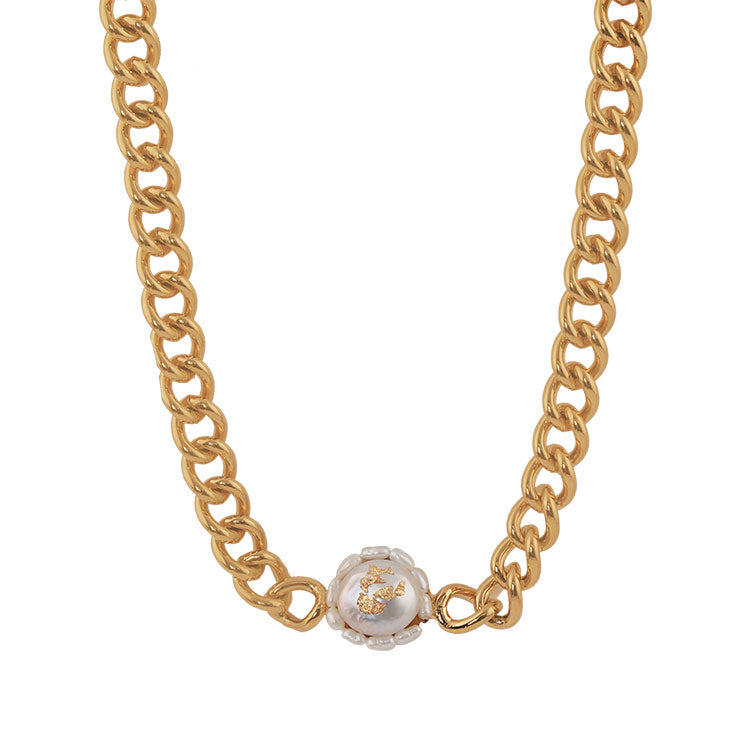 Vintage Pearls Necklace In Golden Tone